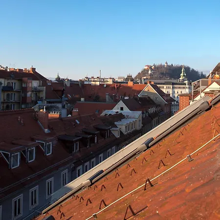 Romantisches Dach-loft Im Zentrum Mit Terasse I 100qm I Self Checkin * Graz