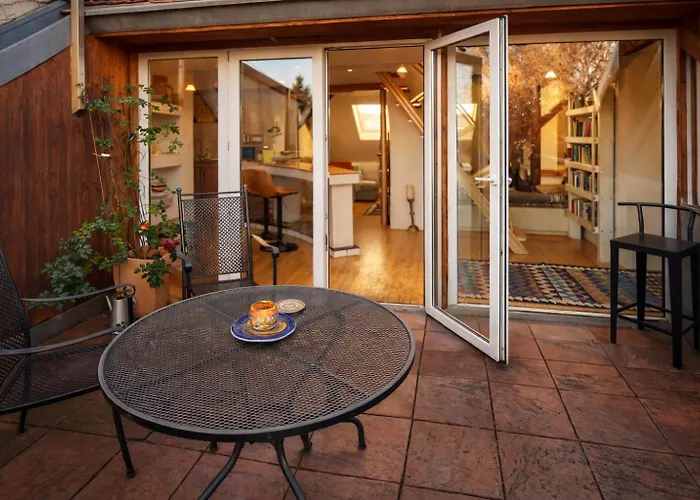 Apartament Romantisches Dach-loft Im Zentrum Mit Terasse I 100qm I Self Checkin Graz